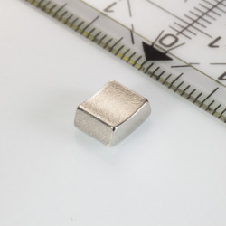 Neodymium magnet-segment R15,50xr12,50x30°x6 N 180 °C, VMM5UH-N35UH