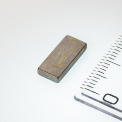 Neodymium magnet prism 13x5,6x2 P 180 °C, VMM5UH-N35UH